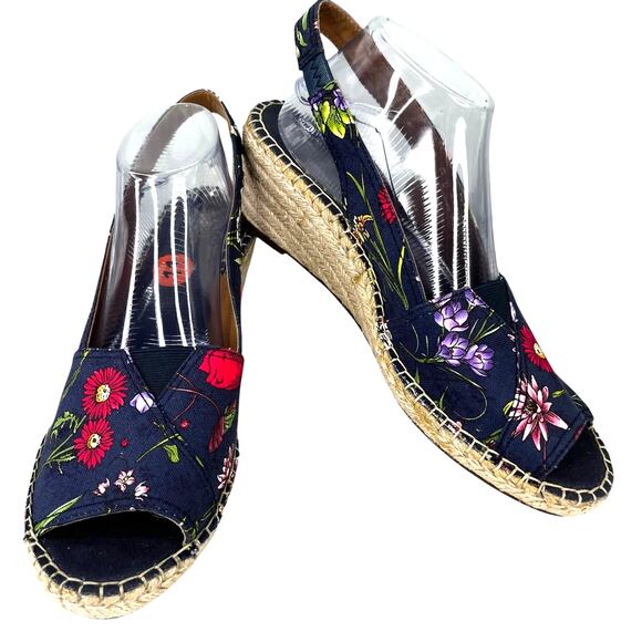 Clarks Artisan Petrina Rhea Navy Floral Canvas Wedge Sandal 11 New - Picture 1 of 12